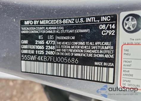 2015 Mercedes-Benz C 300 4Matic z USA, uszkodzony, nr VIN 55SWF4KB7FU005686